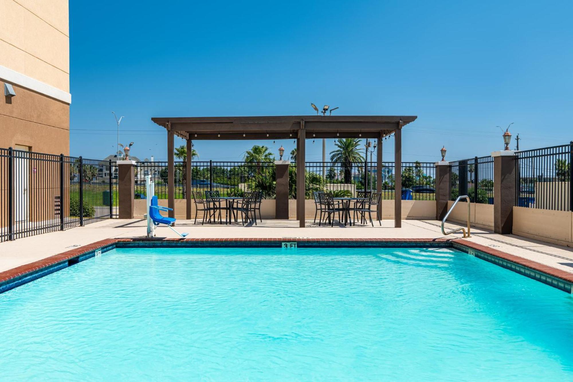 Holiday Inn Galveston Island By Ihg Bagian luar foto